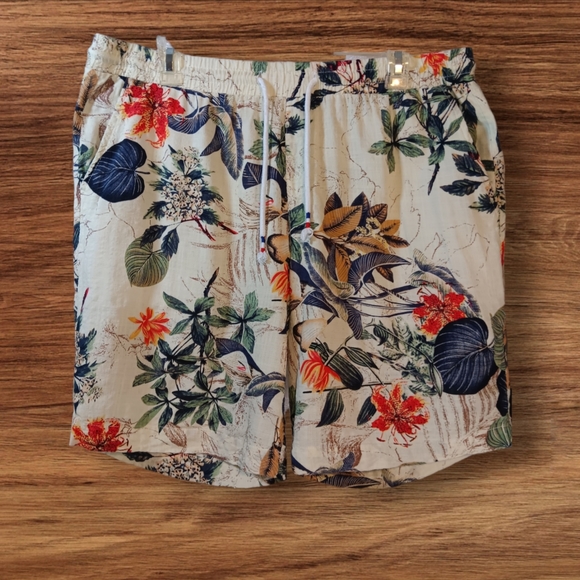 Floral Print Men Short Set - Picture 13 of 13